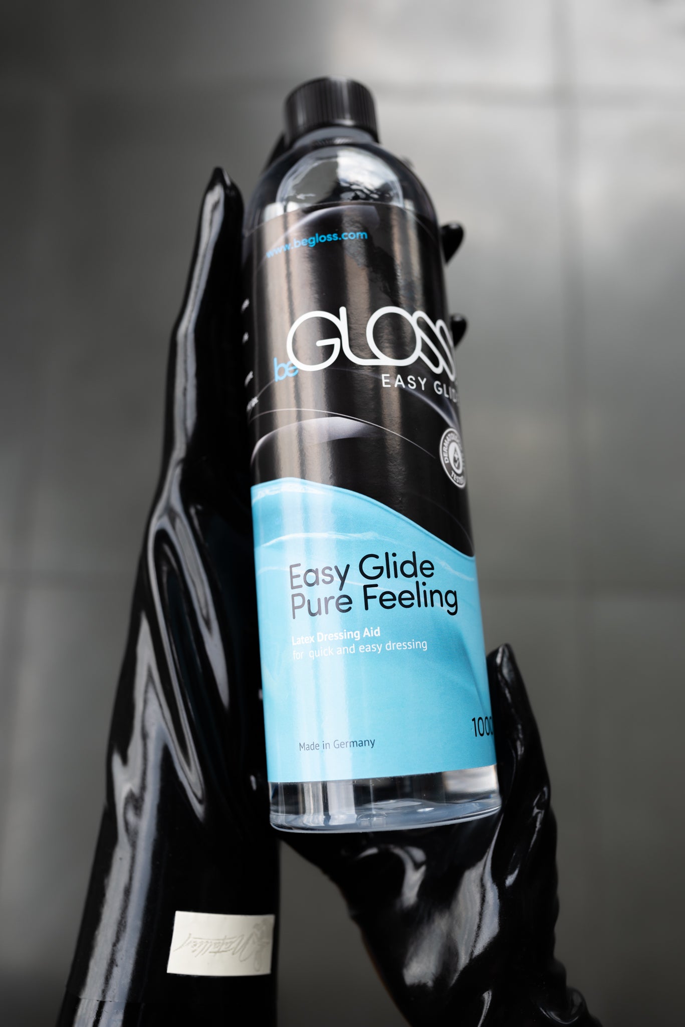 Easy Glide – Pomůcka pro oblékání latexu