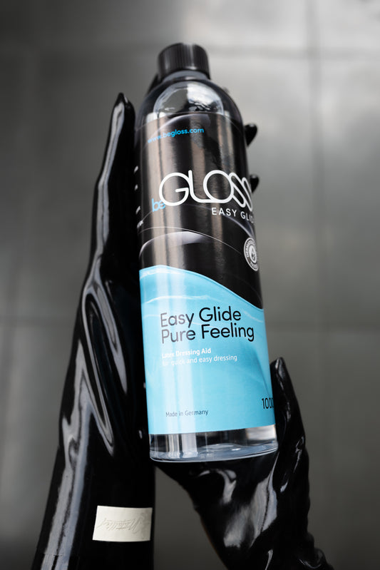 Easy Glide – Pomůcka pro oblékání latexu